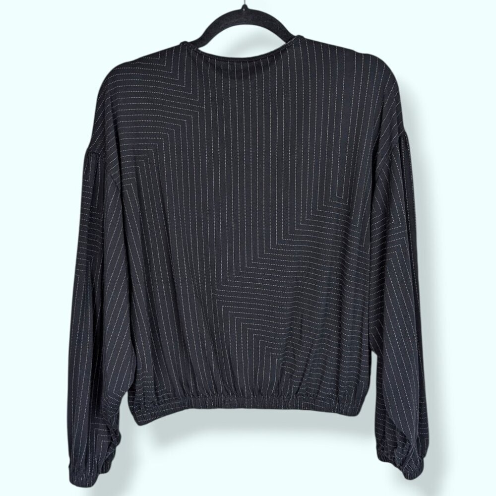 Endless Long Sleeve Line Pattern Top - Picture 5 of 7